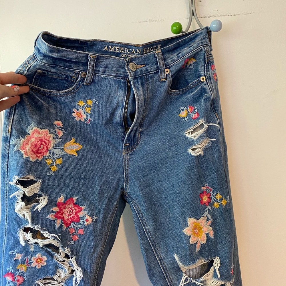 american eagle mom jeans